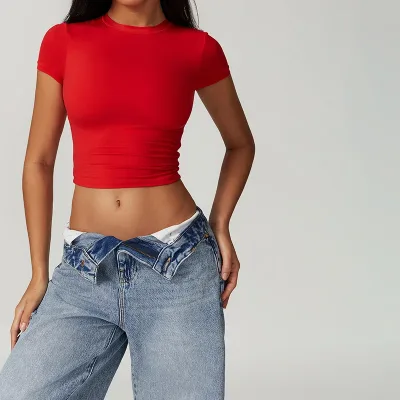 Haut de sport femme à manches courtes en polyester – image 3